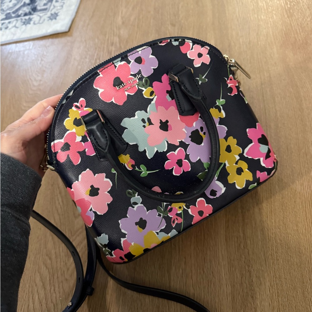Floral Black Handbag - Picture 2 of 4